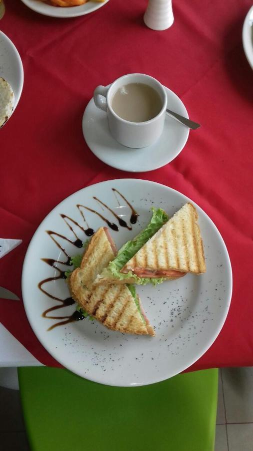 Hotel Pinares Plaza Pereira Luaran gambar