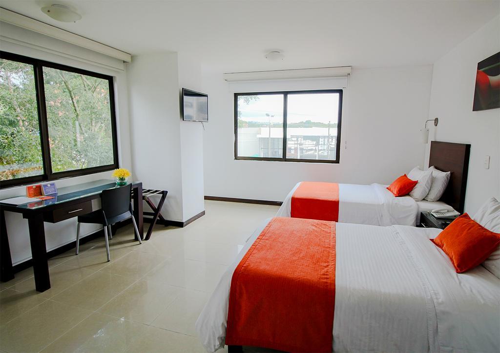 Hotel Pinares Plaza Pereira Luaran gambar