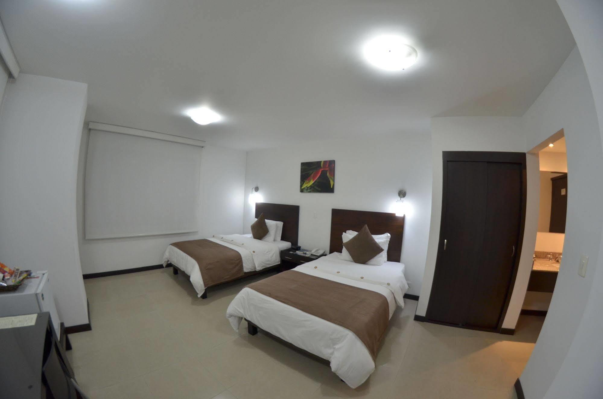 Hotel Pinares Plaza Pereira Luaran gambar