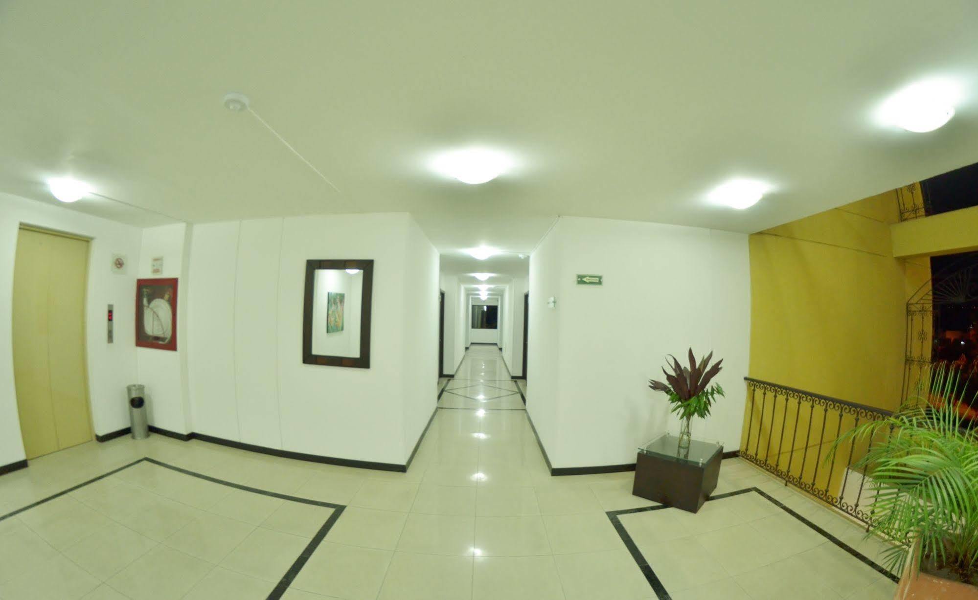Hotel Pinares Plaza Pereira Luaran gambar